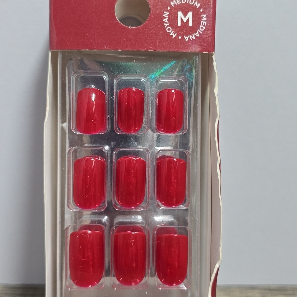 Dashing Diva NailBliss Salon Gel Nails Medium Length Brand New - Red - Picture 2 of 4